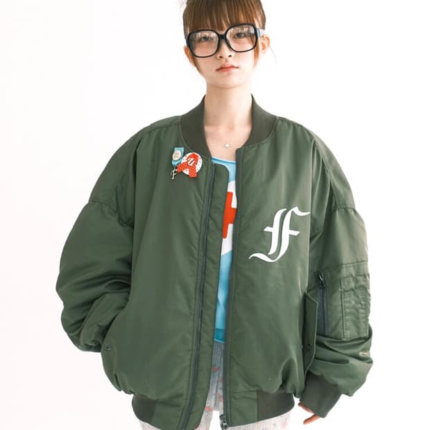구해요) 샵페어리 봄버 자켓 카키