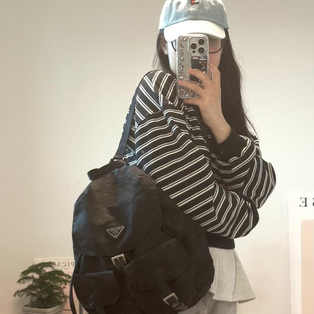 프라다 투포켓 포코노 나일론 백팩 미디엄