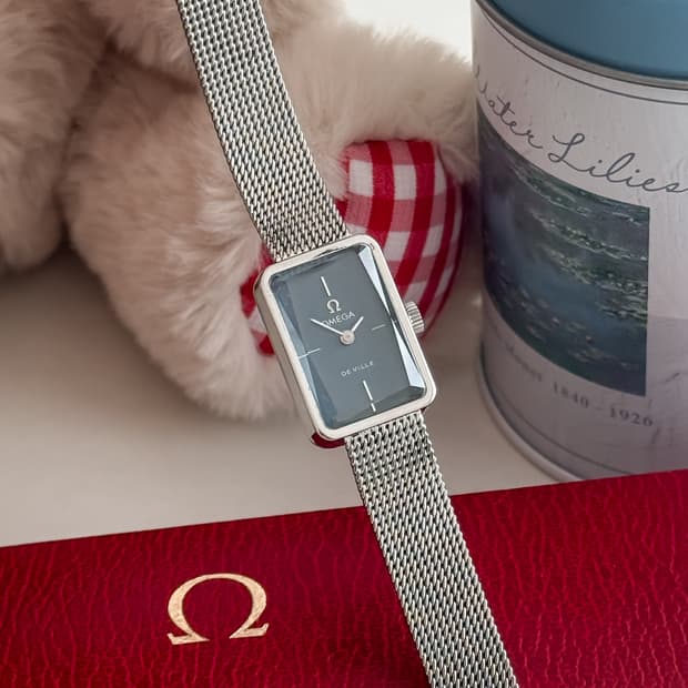 오메가 드빌 블루 다이얼 메쉬 브레이슬릿 시계