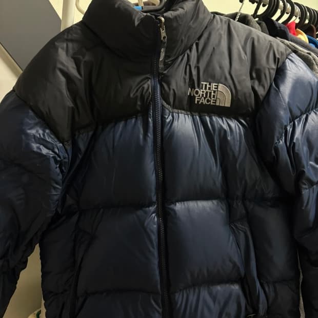 노스페이스 눕시 700 네이비/블랙 패딩