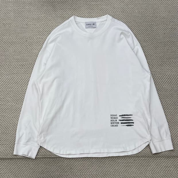 솔리드옴므 백프린팅 롱슬리브 r2325