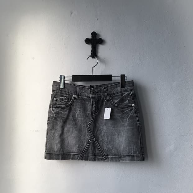 Washing mini skirt