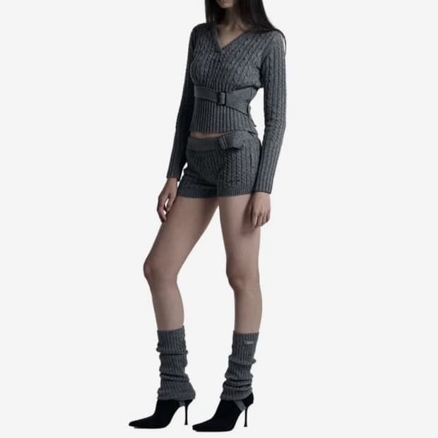 오도어 Twis knit top in light grey