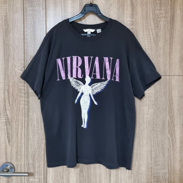H&M x 너바나 반팔티