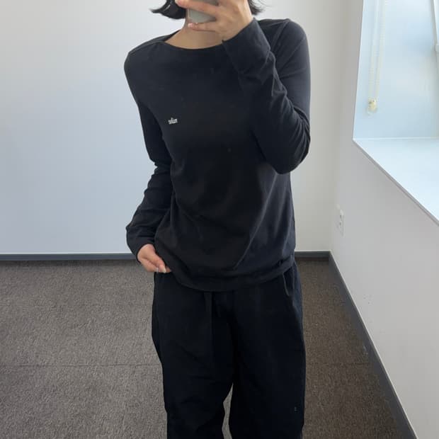 Nike 나이키 스몰로고 블랙 롱슬리브