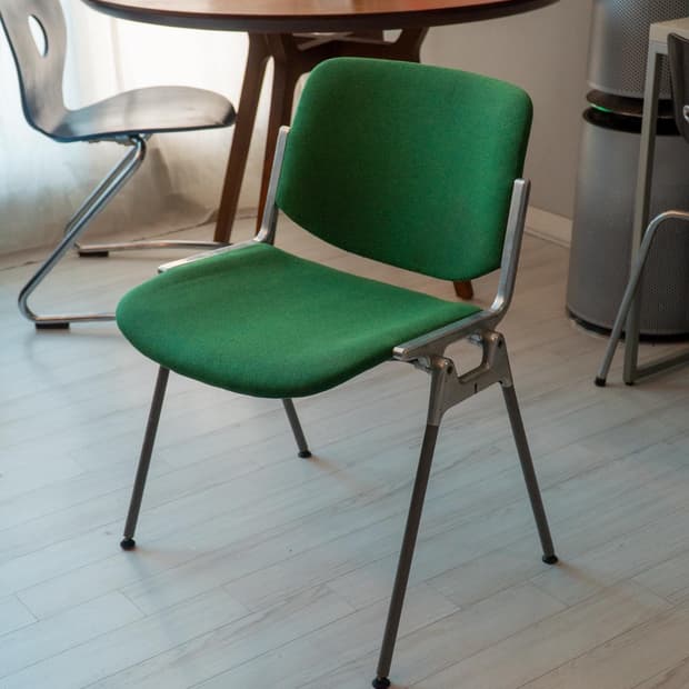 카스텔리 DSC-106 그린 패브릭 빈티지 의자
