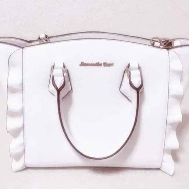 사만사베가 플래터 토트백 화이트