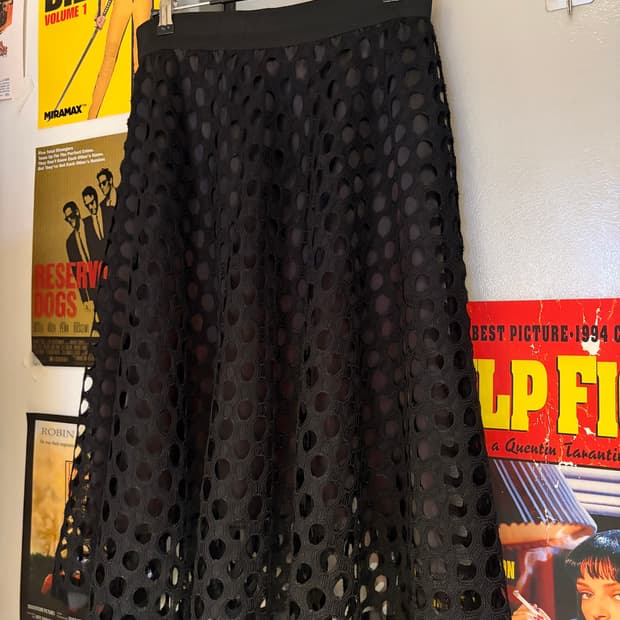 서클 쉐입 펀칭 스커트