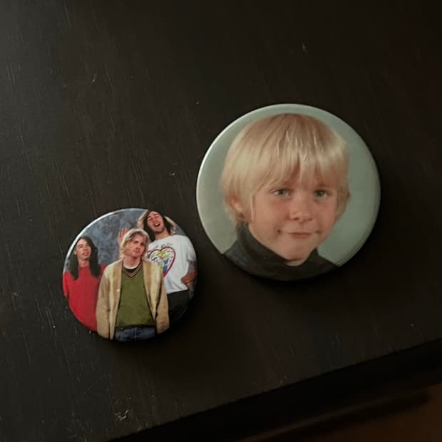 커트코베인 너바나 뱃지 두개 세트