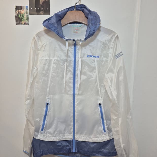 가볍고 시원한 EIDER 바람막이 자켓  M
사이즈  실측 가슴단면 48