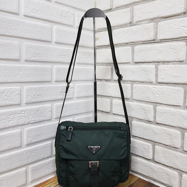 [정품] 프라다 테수토 메신저백 카키