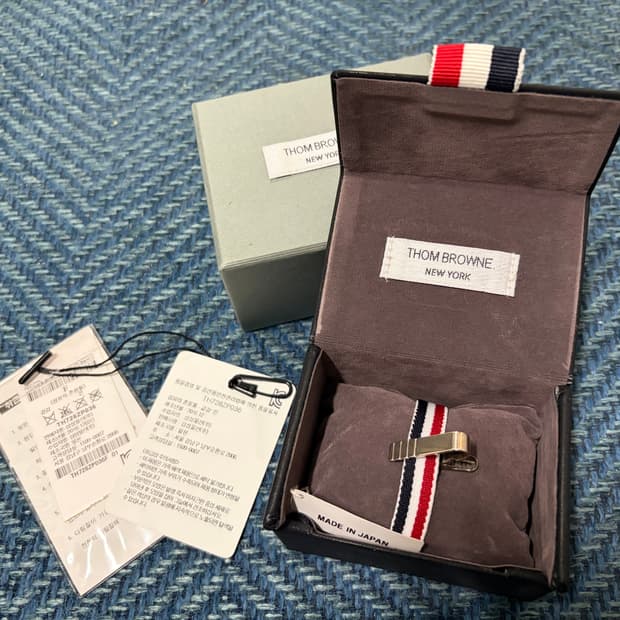 톰브라운 실버 사선 숏 타이바