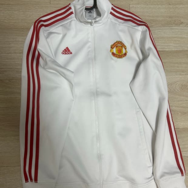 맨유 트랙탑 져지 흰빨 화이트 105~110팝니다