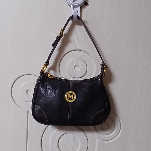 메트로시티 블랙 가죽 미니 숄더백 