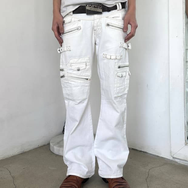 시멘틱 디자인 멀티 포켓 카고 플레어 팬츠