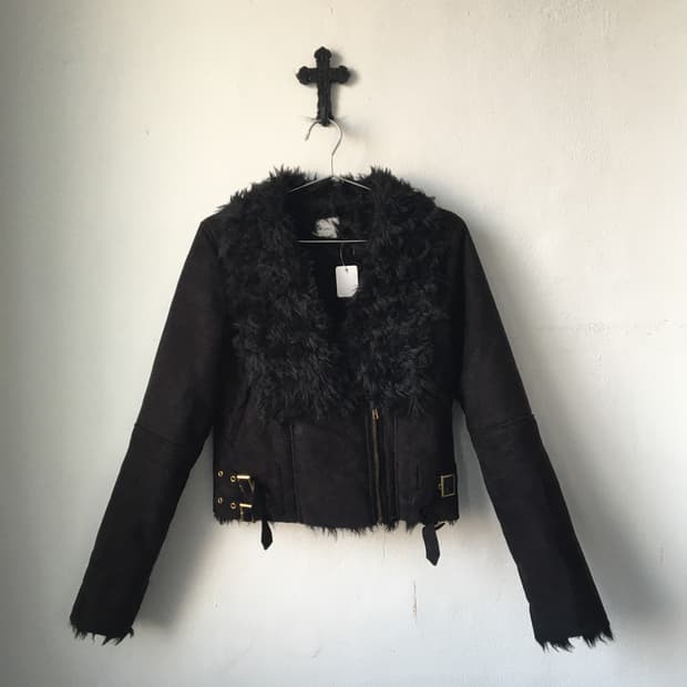 Fake fur point belted mustang