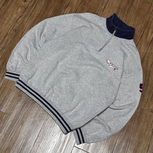 미키하우스 90s 빈티지 자수 반집업 맨투맨