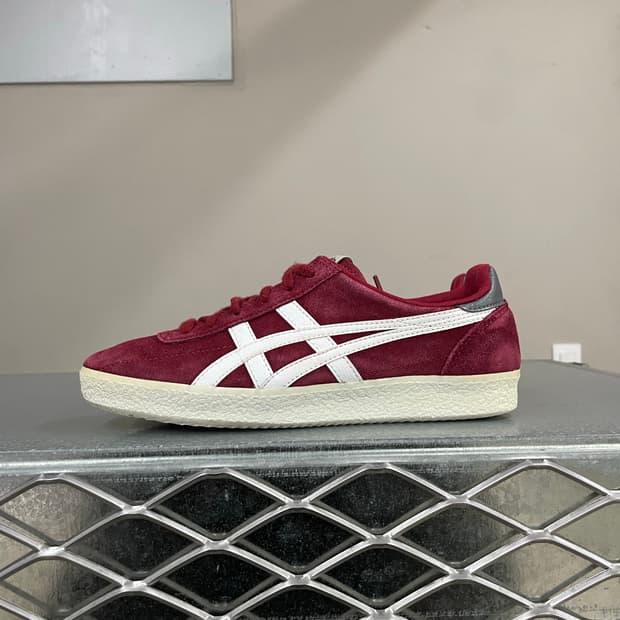 오니츠카타이거 비카 모스코우 버건디 스웨이드 250