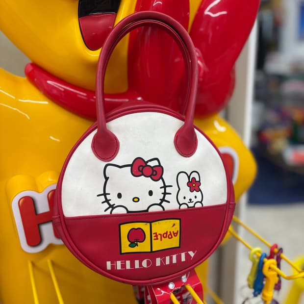 00s Vintage Circle Hello Kitty