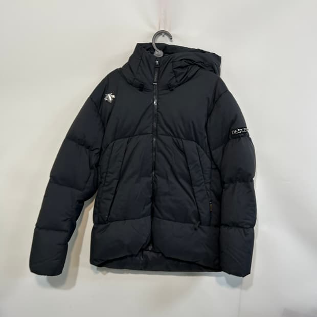 데상트 남성 스키트래블 볼륨 다운 패딩 100 블랙 빵빵함