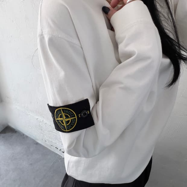 Stone Island 스톤아일랜드 와펜 화이트 맨투맨 스웻셔츠