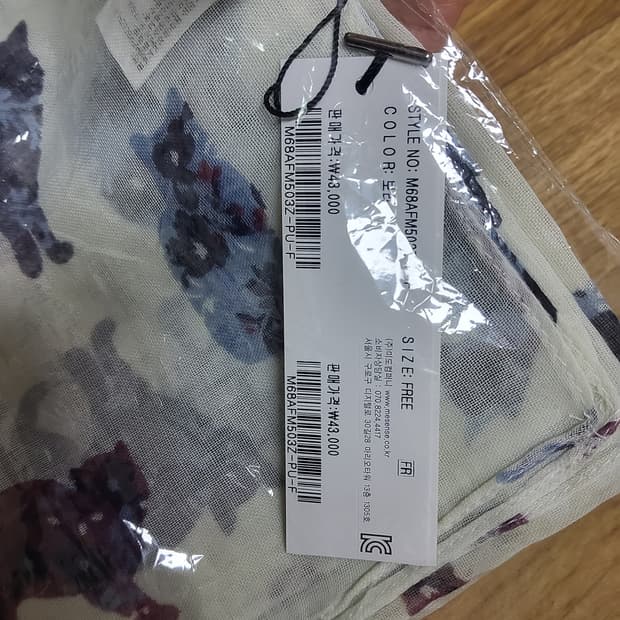 새상품 미센스 고양이 패턴 시스루 스카프 43,000->13,000.