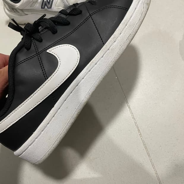 나이키 코트 로얄2 블랙 260 새상품급