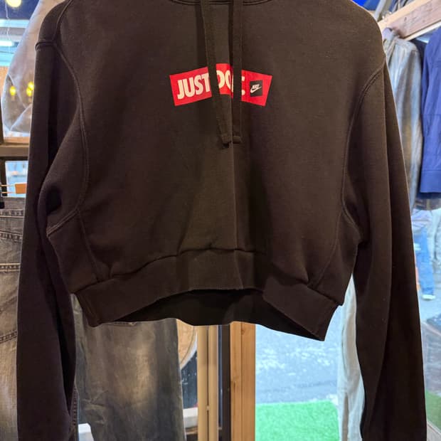 나이키 저스트두잇 로고 블랙 크롭 후드티