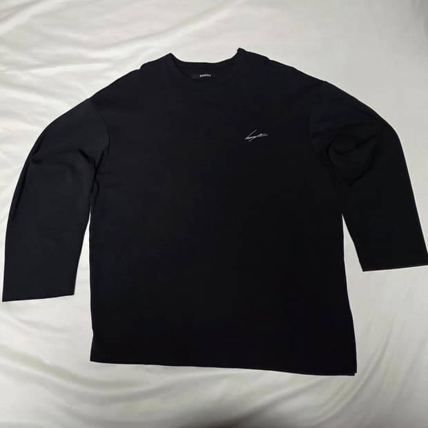 송지오옴므 어시메트릭 컷 크루넥 블랙 100 (가슴단면 60cm)