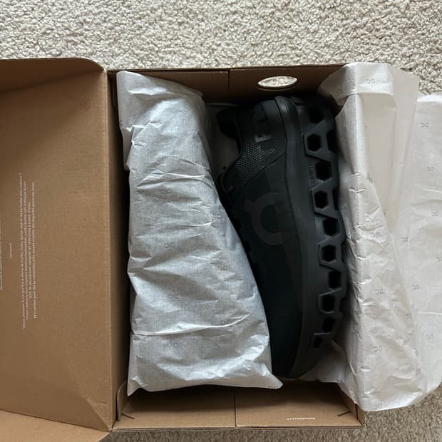 (새제품) 온러닝 / 클라우드몬스터 올블랙 275