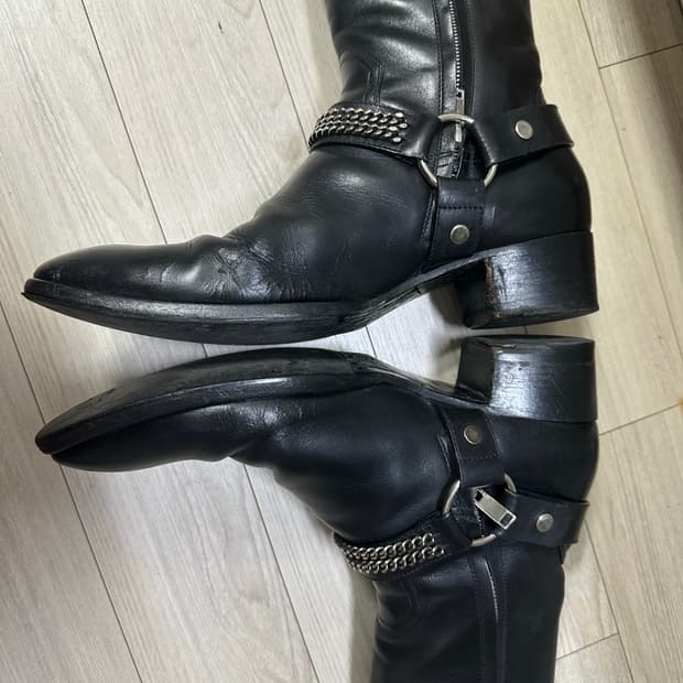 생로랑 체인 하네스 부츠