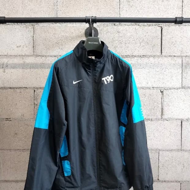 나이키 스우시 올드스쿨 바람막이(L