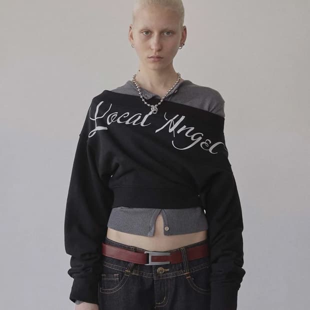 스컬프터 오프숄더 크롭 스웨트셔츠 블랙