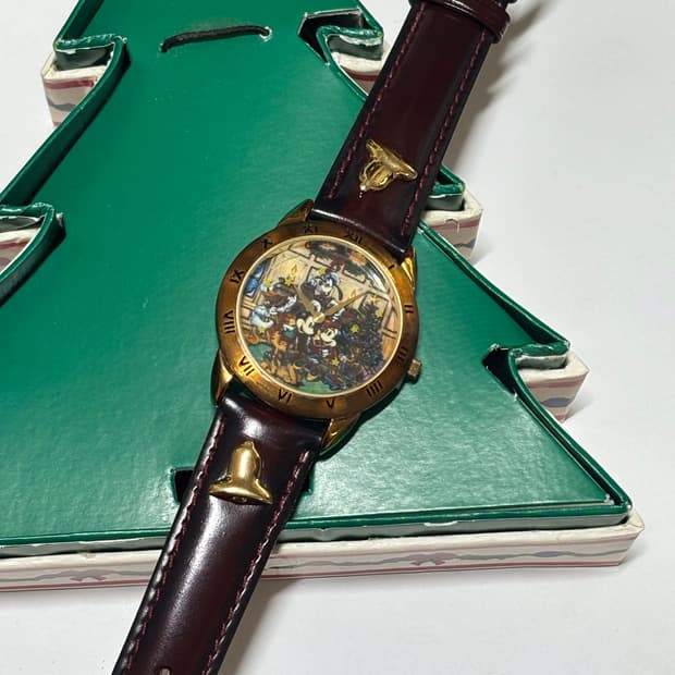 디즈니 스토어 미키마우스 크리스마스 한정 손목시계 한정