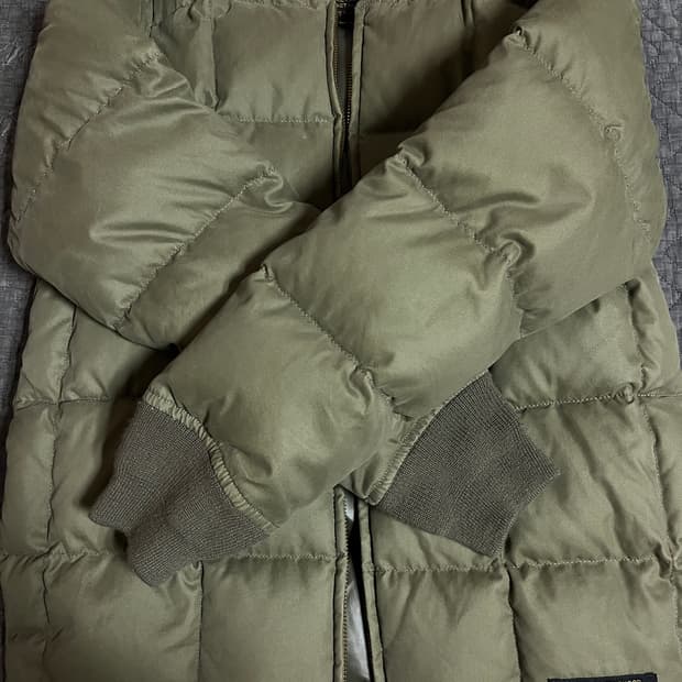 네이버후드 밀 다운 라이너 자켓 카키색(레어템) 사이즈M
