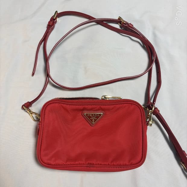 프라다 레드 크로스백