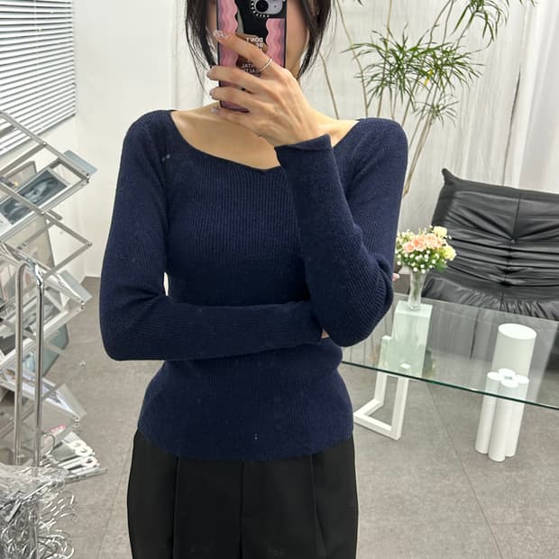 HEALTHV KAREN 브이넥 니트티셔츠