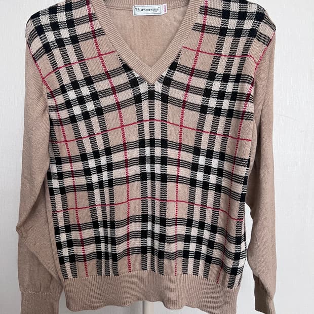 Burberrys Vintage Nova Check V-neck Knit