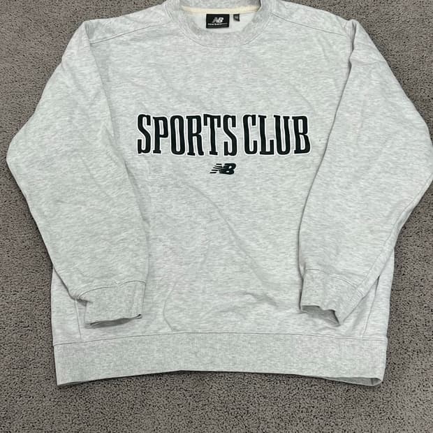 (100) 뉴발란스 스펠아웃 맨투맨 라이트그레이