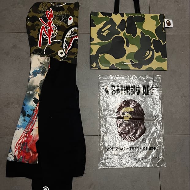 한정판) 베이프 푸츄라 샤크 후드집업