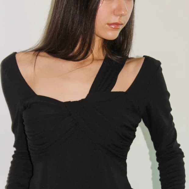 유히리 Long sleeve twist top / Black