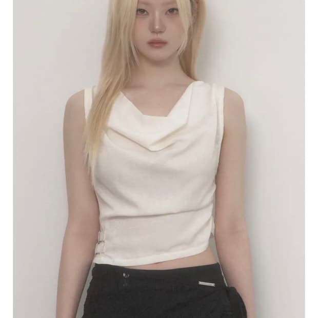 에트오소메 Draped Belt Satin Tank Top (white)