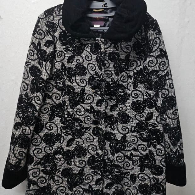 주비드  플라워 패턴 블랙 코트  88