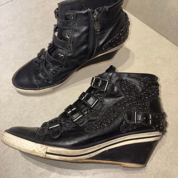 아쉬 스터드 레이스 블랙 웨지스니커즈 37