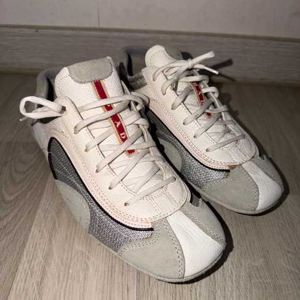 프라다 남성 디테일 드라이빙 스니커즈  (260)