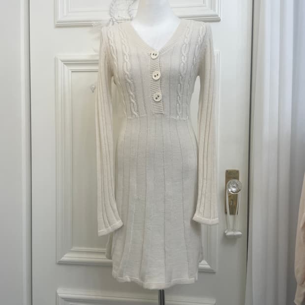 ivory twist point button knit midi opc