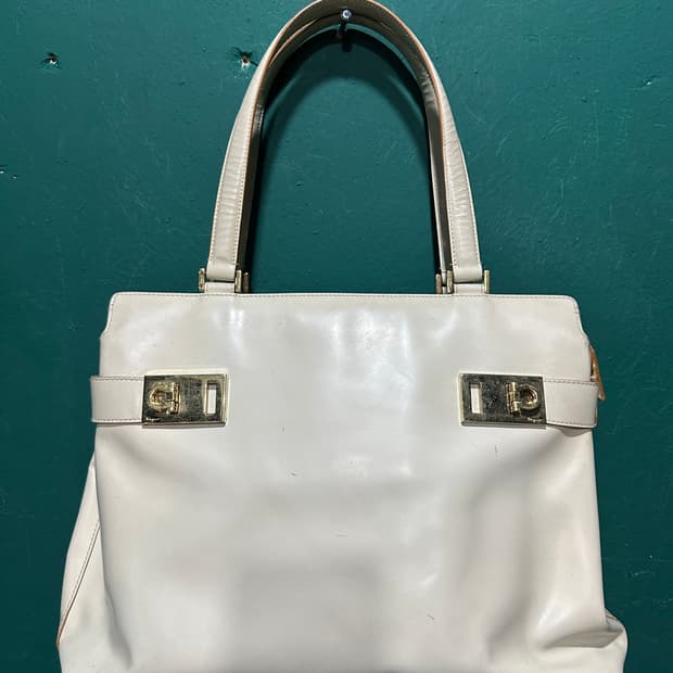 페레가모 토드백 화이트