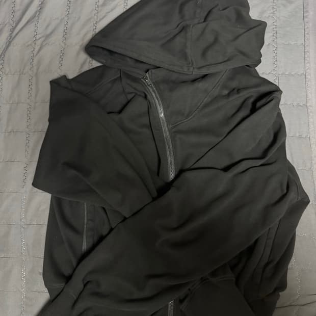 [L] ee 커브드 후드집업