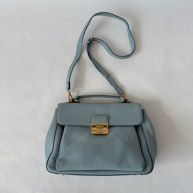 니나리치(NINA RICCI) 레더 사첼백 