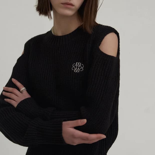 닉앤니콜 숄더 컷아웃 니트 블랙 FREE